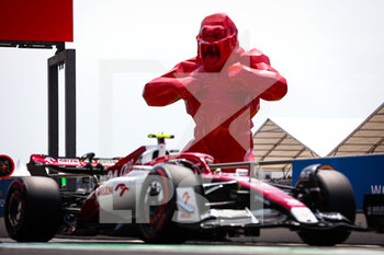 2022-07-23 - 24 ZHOU Guanyu (chi), Alfa Romeo F1 Team ORLEN C42, action during the Formula 1 Lenovo Grand Prix de France, French Grand Prix 2022, 12th round of the 2022 FIA Formula One World Championship from July 22 to 24, 2022 on the Circuit Paul Ricard, in Le Castellet, France - F1 - FRENCH GRAND PRIX 2022 - FORMULA 1 - MOTORS