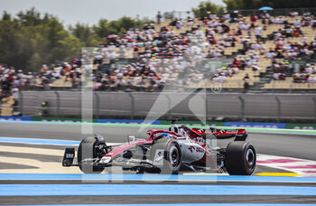 2022-07-23 - 77 BOTTAS Valtteri (fin), Alfa Romeo F1 Team ORLEN C42, action during the Formula 1 Lenovo Grand Prix de France, French Grand Prix 2022, 12th round of the 2022 FIA Formula One World Championship from July 22 to 24, 2022 on the Circuit Paul Ricard, in Le Castellet, France - F1 - FRENCH GRAND PRIX 2022 - FORMULA 1 - MOTORS