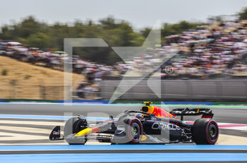2022-07-23 - 11 PEREZ Sergio (mex), Red Bull Racing RB18, action during the Formula 1 Lenovo Grand Prix de France, French Grand Prix 2022, 12th round of the 2022 FIA Formula One World Championship from July 22 to 24, 2022 on the Circuit Paul Ricard, in Le Castellet, France - F1 - FRENCH GRAND PRIX 2022 - FORMULA 1 - MOTORS