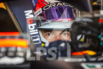 2022-07-23 - PEREZ Sergio (mex), Red Bull Racing RB18, portrait during the Formula 1 Lenovo Grand Prix de France, French Grand Prix 2022, 12th round of the 2022 FIA Formula One World Championship from July 22 to 24, 2022 on the Circuit Paul Ricard, in Le Castellet, France - F1 - FRENCH GRAND PRIX 2022 - FORMULA 1 - MOTORS