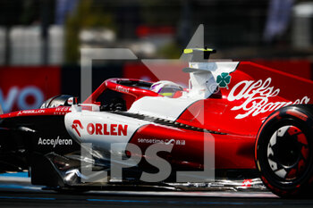 2022-07-23 - 24 ZHOU Guanyu (chi), Alfa Romeo F1 Team ORLEN C42, action during the Formula 1 Lenovo Grand Prix de France, French Grand Prix 2022, 12th round of the 2022 FIA Formula One World Championship from July 22 to 24, 2022 on the Circuit Paul Ricard, in Le Castellet, France - F1 - FRENCH GRAND PRIX 2022 - FORMULA 1 - MOTORS