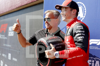 2022-07-23 - LECLERC Charles (mco), Scuderia Ferrari F1-75, portrait celebrating his pole position with ALESI Jean during the Formula 1 Lenovo Grand Prix de France, French Grand Prix 2022, 12th round of the 2022 FIA Formula One World Championship from July 22 to 24, 2022 on the Circuit Paul Ricard, in Le Castellet, France - F1 - FRENCH GRAND PRIX 2022 - FORMULA 1 - MOTORS