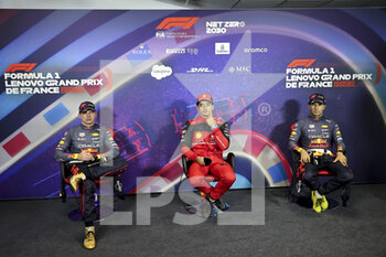 2022-07-23 - VERSTAPPEN Max (ned), Red Bull Racing RB18, portrait, LECLERC Charles (mco), Scuderia Ferrari F1-75, portrait, PEREZ Sergio (mex), Red Bull Racing RB18, portrait during the Formula 1 Lenovo Grand Prix de France, French Grand Prix 2022, 12th round of the 2022 FIA Formula One World Championship from July 22 to 24, 2022 on the Circuit Paul Ricard, in Le Castellet, France - F1 - FRENCH GRAND PRIX 2022 - FORMULA 1 - MOTORS