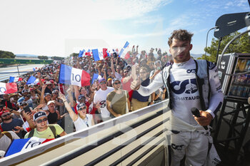 2022-07-23 - GASLY Pierre (fra), Scuderia AlphaTauri AT03, portrait at his tribune during the Formula 1 Lenovo Grand Prix de France, French Grand Prix 2022, 12th round of the 2022 FIA Formula One World Championship from July 22 to 24, 2022 on the Circuit Paul Ricard, in Le Castellet, France - F1 - FRENCH GRAND PRIX 2022 - FORMULA 1 - MOTORS