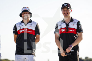 2022-07-23 - BOTTAS Valtteri (fin), Alfa Romeo F1 Team ORLEN C42, ZHOU Guanyu (chi), Alfa Romeo F1 Team ORLEN C42, portrait during the Formula 1 Lenovo Grand Prix de France, French Grand Prix 2022, 12th round of the 2022 FIA Formula One World Championship from July 22 to 24, 2022 on the Circuit Paul Ricard, in Le Castellet, France - F1 - FRENCH GRAND PRIX 2022 - FORMULA 1 - MOTORS