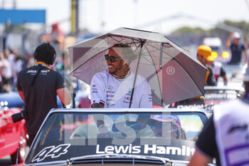 2022-07-24 - HAMILTON Lewis (gbr), Mercedes AMG F1 Team W13, portrait drivers parade during the Formula 1 Lenovo Grand Prix de France, French Grand Prix 2022, 12th round of the 2022 FIA Formula One World Championship from July 22 to 24, 2022 on the Circuit Paul Ricard, in Le Castellet, France - F1 - FRENCH GRAND PRIX 2022 - RACE - FORMULA 1 - MOTORS