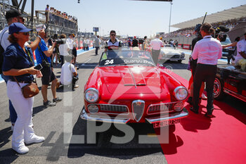 2022-07-24 - ZHOU Guanyu (chi), Alfa Romeo F1 Team ORLEN C42, portrait drivers parade during the Formula 1 Lenovo Grand Prix de France, French Grand Prix 2022, 12th round of the 2022 FIA Formula One World Championship from July 22 to 24, 2022 on the Circuit Paul Ricard, in Le Castellet, France - F1 - FRENCH GRAND PRIX 2022 - RACE - FORMULA 1 - MOTORS