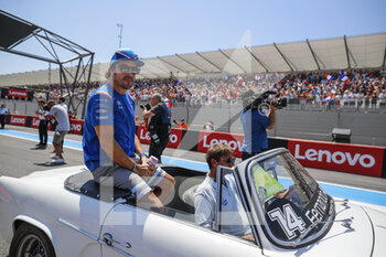 2022-07-24 - ALONSO Fernando (spa), Alpine F1 Team A522, portrait drivers parade during the Formula 1 Lenovo Grand Prix de France, French Grand Prix 2022, 12th round of the 2022 FIA Formula One World Championship from July 22 to 24, 2022 on the Circuit Paul Ricard, in Le Castellet, France - F1 - FRENCH GRAND PRIX 2022 - RACE - FORMULA 1 - MOTORS