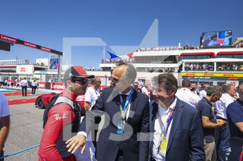2022-07-24 - LECLERC Charles (mco), Scuderia Ferrari F1-75, portrait with DESCHAUX Nicolas, FFSA president, portrait and Estrosi Christian, mayor of Nice during the Formula 1 Lenovo Grand Prix de France, French Grand Prix 2022, 12th round of the 2022 FIA Formula One World Championship from July 22 to 24, 2022 on the Circuit Paul Ricard, in Le Castellet, France - F1 - FRENCH GRAND PRIX 2022 - RACE - FORMULA 1 - MOTORS