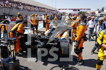 2022-07-24 - RICCIARDO Daniel (aus), McLaren F1 Team MCL36, portrait, starting grid, grille de depart, during the Formula 1 Lenovo Grand Prix de France, French Grand Prix 2022, 12th round of the 2022 FIA Formula One World Championship from July 22 to 24, 2022 on the Circuit Paul Ricard, in Le Castellet, France - F1 - FRENCH GRAND PRIX 2022 - RACE - FORMULA 1 - MOTORS