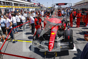 2022-07-24 - 16 LECLERC Charles (mco), Scuderia Ferrari F1-75, action, starting grid, grille de depart, during the Formula 1 Lenovo Grand Prix de France, French Grand Prix 2022, 12th round of the 2022 FIA Formula One World Championship from July 22 to 24, 2022 on the Circuit Paul Ricard, in Le Castellet, France - F1 - FRENCH GRAND PRIX 2022 - RACE - FORMULA 1 - MOTORS