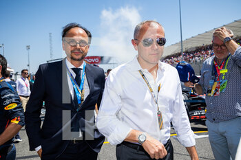 2022-07-24 - DESCHAUX Nicolas, FFSA president, portrait and DOMENICALI Stefano (ita), Chairman and CEO Formula One Group FOG, portrait starting grid, grille de depart, during the Formula 1 Lenovo Grand Prix de France, French Grand Prix 2022, 12th round of the 2022 FIA Formula One World Championship from July 22 to 24, 2022 on the Circuit Paul Ricard, in Le Castellet, France - F1 - FRENCH GRAND PRIX 2022 - RACE - FORMULA 1 - MOTORS