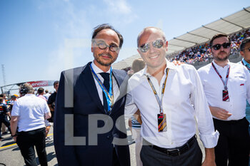 2022-07-24 - DESCHAUX Nicolas, FFSA president, portrait and DOMENICALI Stefano (ita), Chairman and CEO Formula One Group FOG, portrait starting grid, grille de depart, during the Formula 1 Lenovo Grand Prix de France, French Grand Prix 2022, 12th round of the 2022 FIA Formula One World Championship from July 22 to 24, 2022 on the Circuit Paul Ricard, in Le Castellet, France - F1 - FRENCH GRAND PRIX 2022 - RACE - FORMULA 1 - MOTORS