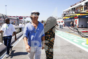 2022-07-24 - Matthew McConaughey (usa), actor, portrait during the Formula 1 Lenovo Grand Prix de France, French Grand Prix 2022, 12th round of the 2022 FIA Formula One World Championship from July 22 to 24, 2022 on the Circuit Paul Ricard, in Le Castellet, France - F1 - FRENCH GRAND PRIX 2022 - RACE - FORMULA 1 - MOTORS