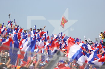 2022-07-24 - Fans during the Formula 1 Lenovo Grand Prix de France, French Grand Prix 2022, 12th round of the 2022 FIA Formula One World Championship from July 22 to 24, 2022 on the Circuit Paul Ricard, in Le Castellet, France - F1 - FRENCH GRAND PRIX 2022 - RACE - FORMULA 1 - MOTORS