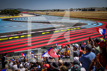 2022-07-24 - start of the race, depart, 01 VERSTAPPEN Max (nld), Red Bull Racing RB18, action during the Formula 1 Lenovo Grand Prix de France, French Grand Prix 2022, 12th round of the 2022 FIA Formula One World Championship from July 22 to 24, 2022 on the Circuit Paul Ricard, in Le Castellet, France - F1 - FRENCH GRAND PRIX 2022 - RACE - FORMULA 1 - MOTORS