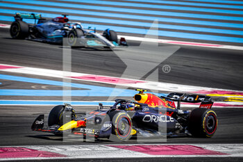 2022-07-24 - 11 PEREZ Sergio (mex), Red Bull Racing RB18, action during the Formula 1 Lenovo Grand Prix de France, French Grand Prix 2022, 12th round of the 2022 FIA Formula One World Championship from July 22 to 24, 2022 on the Circuit Paul Ricard, in Le Castellet, France - F1 - FRENCH GRAND PRIX 2022 - RACE - FORMULA 1 - MOTORS