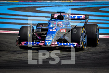2022-07-24 - 14 ALONSO Fernando (spa), Alpine F1 Team A522, action during the Formula 1 Lenovo Grand Prix de France, French Grand Prix 2022, 12th round of the 2022 FIA Formula One World Championship from July 22 to 24, 2022 on the Circuit Paul Ricard, in Le Castellet, France - F1 - FRENCH GRAND PRIX 2022 - RACE - FORMULA 1 - MOTORS