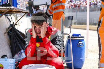 2022-07-24 - 16 LECLERC Charles (mco), Scuderia Ferrari F1-75, portrait, crash, accident, during the Formula 1 Lenovo Grand Prix de France, French Grand Prix 2022, 12th round of the 2022 FIA Formula One World Championship from July 22 to 24, 2022 on the Circuit Paul Ricard, in Le Castellet, France - F1 - FRENCH GRAND PRIX 2022 - RACE - FORMULA 1 - MOTORS