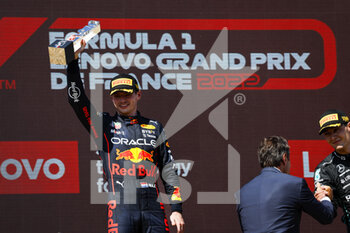 2022-07-24 - Podium, VERSTAPPEN Max (ned), Red Bull Racing RB18, portrait during the Formula 1 Lenovo Grand Prix de France, French Grand Prix 2022, 12th round of the 2022 FIA Formula One World Championship from July 22 to 24, 2022 on the Circuit Paul Ricard, in Le Castellet, France - F1 - FRENCH GRAND PRIX 2022 - RACE - FORMULA 1 - MOTORS