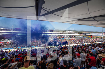 2022-07-24 - fans podium during the Formula 1 Lenovo Grand Prix de France, French Grand Prix 2022, 12th round of the 2022 FIA Formula One World Championship from July 22 to 24, 2022 on the Circuit Paul Ricard, in Le Castellet, France - F1 - FRENCH GRAND PRIX 2022 - RACE - FORMULA 1 - MOTORS