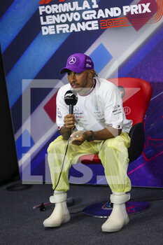 2022-07-24 - HAMILTON Lewis (gbr), Mercedes AMG F1 Team, portrait during the press conference post race of the Formula 1 Lenovo Grand Prix de France, French Grand Prix 2022, 12th round of the 2022 FIA Formula One World Championship from July 22 to 24, 2022 on the Circuit Paul Ricard, in Le Castellet, France - F1 - FRENCH GRAND PRIX 2022 - RACE - FORMULA 1 - MOTORS