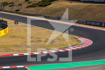 2022-07-28 - track, piste, kerb, vibreur, illustration during the Formula 1 Aramco Magyar Nagydij 2022, Hungarian Grand Prix 2022, 12th round of the 2022 FIA Formula One World Championship from July 28 to 31, 2022 on the Hungaroring, in Mogyorod, Hungary - F1 - HUNGARIAN GRAND PRIX 2022 - FORMULA 1 - MOTORS