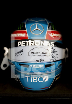 2022-07-28 - helmet, casque, RUSSELL George (gbr), Mercedes AMG F1 Team W13, portrait during the Formula 1 Aramco Magyar Nagydij 2022, Hungarian Grand Prix 2022, 12th round of the 2022 FIA Formula One World Championship from July 28 to 31, 2022 on the Hungaroring, in Mogyorod, Hungary - F1 - HUNGARIAN GRAND PRIX 2022 - FORMULA 1 - MOTORS