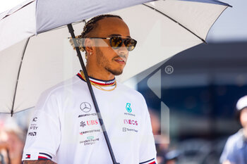 2022-07-28 - HAMILTON Lewis (gbr), Mercedes AMG F1 Team W13, portrait during the Formula 1 Aramco Magyar Nagydij 2022, Hungarian Grand Prix 2022, 12th round of the 2022 FIA Formula One World Championship from July 28 to 31, 2022 on the Hungaroring, in Mogyorod, Hungary - F1 - HUNGARIAN GRAND PRIX 2022 - FORMULA 1 - MOTORS