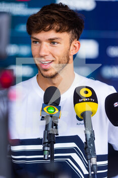 2022-07-28 - GASLY Pierre (fra), Scuderia AlphaTauri AT03, portrait during the Formula 1 Aramco Magyar Nagydij 2022, Hungarian Grand Prix 2022, 12th round of the 2022 FIA Formula One World Championship from July 28 to 31, 2022 on the Hungaroring, in Mogyorod, Hungary - F1 - HUNGARIAN GRAND PRIX 2022 - FORMULA 1 - MOTORS