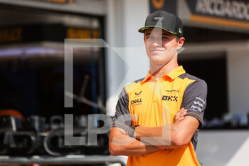 2022-07-28 - NORRIS Lando (gbr), McLaren F1 Team MCL36, portrait during the Formula 1 Aramco Magyar Nagydij 2022, Hungarian Grand Prix 2022, 12th round of the 2022 FIA Formula One World Championship from July 28 to 31, 2022 on the Hungaroring, in Mogyorod, Hungary - F1 - HUNGARIAN GRAND PRIX 2022 - FORMULA 1 - MOTORS