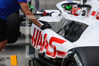 2022-07-29 - Haas F1 Team VF-22 Ferrari, Mechanical detail sidepods during the Formula 1 Aramco Magyar Nagydij 2022, Hungarian Grand Prix 2022, 12th round of the 2022 FIA Formula One World Championship from July 28 to 31, 2022 on the Hungaroring, in Mogyorod, Hungary - F1 - HUNGARIAN GRAND PRIX 2022 - FORMULA 1 - MOTORS