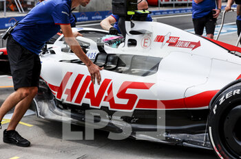 2022-07-29 - HAAS Sidepods illustration during the Formula 1 Aramco Magyar Nagydij 2022, Hungarian Grand Prix 2022, 12th round of the 2022 FIA Formula One World Championship from July 28 to 31, 2022 on the Hungaroring, in Mogyorod, Hungary - F1 - HUNGARIAN GRAND PRIX 2022 - FORMULA 1 - MOTORS