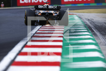 2022-07-29 - 03 RICCIARDO Daniel (aus), McLaren F1 Team MCL36, action during the Formula 1 Aramco Magyar Nagydij 2022, Hungarian Grand Prix 2022, 12th round of the 2022 FIA Formula One World Championship from July 28 to 31, 2022 on the Hungaroring, in Mogyorod, Hungary - F1 - HUNGARIAN GRAND PRIX 2022 - FORMULA 1 - MOTORS