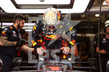 2022-07-29 - VERSTAPPEN Max (ned), Red Bull Racing RB18, portrait during the Formula 1 Aramco Magyar Nagydij 2022, Hungarian Grand Prix 2022, 12th round of the 2022 FIA Formula One World Championship from July 28 to 31, 2022 on the Hungaroring, in Mogyorod, Hungary - F1 - HUNGARIAN GRAND PRIX 2022 - FORMULA 1 - MOTORS