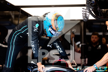 2022-07-29 - RUSSELL George (gbr), Mercedes AMG F1 Team W13, portrait during the Formula 1 Aramco Magyar Nagydij 2022, Hungarian Grand Prix 2022, 12th round of the 2022 FIA Formula One World Championship from July 28 to 31, 2022 on the Hungaroring, in Mogyorod, Hungary - F1 - HUNGARIAN GRAND PRIX 2022 - FORMULA 1 - MOTORS