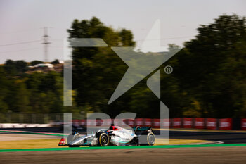 2022-07-29 - 63 RUSSELL George (gbr), Mercedes AMG F1 Team W13, action during the Formula 1 Aramco Magyar Nagydij 2022, Hungarian Grand Prix 2022, 12th round of the 2022 FIA Formula One World Championship from July 28 to 31, 2022 on the Hungaroring, in Mogyorod, Hungary - F1 - HUNGARIAN GRAND PRIX 2022 - FORMULA 1 - MOTORS