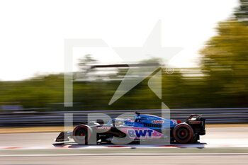 2022-07-29 - 14 ALONSO Fernando (spa), Alpine F1 Team A522, action during the Formula 1 Aramco Magyar Nagydij 2022, Hungarian Grand Prix 2022, 12th round of the 2022 FIA Formula One World Championship from July 28 to 31, 2022 on the Hungaroring, in Mogyorod, Hungary - F1 - HUNGARIAN GRAND PRIX 2022 - FORMULA 1 - MOTORS