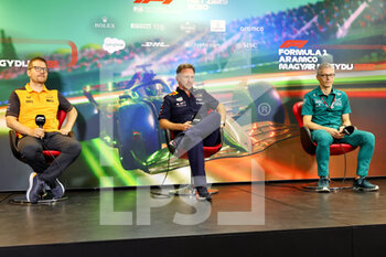 2022-07-29 - From left to right: Andreas Seidl, McLaren Managing Director, Christian Horner (GBR) Red Bull Racing Team Principal and Mike Krack (LUX) Aston Martin F1 Team, Team Principal, in the FIA Press Conference, portrait during the Formula 1 Aramco Magyar Nagydij 2022, Hungarian Grand Prix 2022, 12th round of the 2022 FIA Formula One World Championship from July 28 to 31, 2022 on the Hungaroring, in Mogyorod, Hungary - F1 - HUNGARIAN GRAND PRIX 2022 - FORMULA 1 - MOTORS