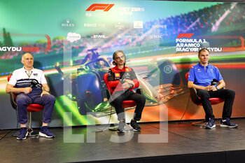 2022-07-29 - From left to right: Franz Tost (AUT) AlphaTauri Team Principal, Laurent Mekies (FRA) Ferrari Sporting Director and Alan Permane (GBR) Alpine F1 Team Trackside Operations Director in the FIA Press Conference, portrait during the Formula 1 Aramco Magyar Nagydij 2022, Hungarian Grand Prix 2022, 12th round of the 2022 FIA Formula One World Championship from July 28 to 31, 2022 on the Hungaroring, in Mogyorod, Hungary - F1 - HUNGARIAN GRAND PRIX 2022 - FORMULA 1 - MOTORS