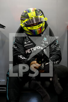 2022-07-30 - HAMILTON Lewis (gbr), Mercedes AMG F1 Team W13, portrait during the Formula 1 Aramco Magyar Nagydij 2022, Hungarian Grand Prix 2022, 12th round of the 2022 FIA Formula One World Championship from July 28 to 31, 2022 on the Hungaroring, in Mogyorod, Hungary - F1 - HUNGARIAN GRAND PRIX 2022 - FORMULA 1 - MOTORS