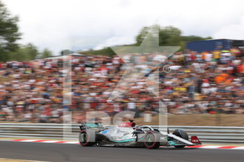 2022-07-30 - 63 RUSSELL George (gbr), Mercedes AMG F1 Team W13, action during the Formula 1 Aramco Magyar Nagydij 2022, Hungarian Grand Prix 2022, 12th round of the 2022 FIA Formula One World Championship from July 28 to 31, 2022 on the Hungaroring, in Mogyorod, Hungary - F1 - HUNGARIAN GRAND PRIX 2022 - FORMULA 1 - MOTORS