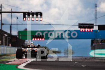 2022-07-30 - 04 NORRIS Lando (gbr), McLaren F1 Team MCL36, action during the Formula 1 Aramco Magyar Nagydij 2022, Hungarian Grand Prix 2022, 12th round of the 2022 FIA Formula One World Championship from July 28 to 31, 2022 on the Hungaroring, in Mogyorod, Hungary - F1 - HUNGARIAN GRAND PRIX 2022 - FORMULA 1 - MOTORS