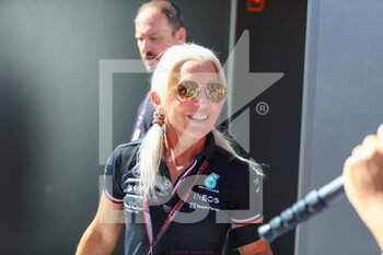 2022-09-11 - Angela Cullen (GBR)  Lewis Hamilton (GBR) Mercedes W13 E Performance Fisio - 2022 FORMULA 1 PIRELLI GRAN PREMIO D'ITALIA - GRAND PRIX OF ITALY - RACE - FORMULA 1 - MOTORS