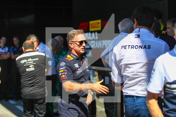 11/09/2022 - Christian Horner (GBR) - RedBull Racing Team Principal handshake  Toto Wolff (AUT) - Mercedes F1 Team Principal - 2022 FORMULA 1 PIRELLI GRAN PREMIO D'ITALIA - GRAND PRIX OF ITALY - RACE - FORMULA 1 - MOTORI