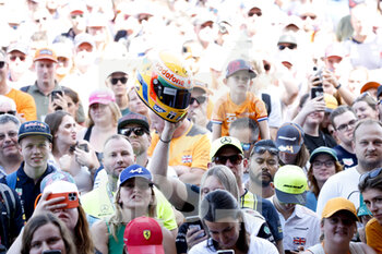 2022-08-25 - Fans of Lewis Hamilton during the Formula 1 Rolex Belgian Grand Prix 2022, 14th round of the 2022 FIA Formula One World Championship from August 26 to 28, 2022 on the Circuit de Spa-Francorchamps, in Francorchamps, Belgium - F1 - BELGIAN GRAND PRIX 2022 - FORMULA 1 - MOTORS