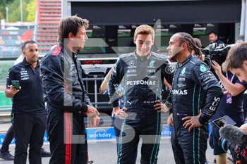 2022-08-25 - WOLFF Toto (aut), Team Principal & CEO of Mercedes AMG F1 Team, RUSSELL George (gbr), Mercedes AMG F1 Team W13, HAMILTON Lewis (gbr), Mercedes AMG F1 Team W13, portrait during the Formula 1 Rolex Belgian Grand Prix 2022, 14th round of the 2022 FIA Formula One World Championship from August 26 to 28, 2022 on the Circuit de Spa-Francorchamps, in Francorchamps, Belgium - F1 - BELGIAN GRAND PRIX 2022 - FORMULA 1 - MOTORS