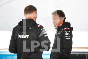 2022-08-26 - ALONSO Fernando (spa), Alpine F1 Team A522, PERMANE Alan (gbr), Trackside Operations Director of Alpine F1 Team, portrait during the Formula 1 Rolex Belgian Grand Prix 2022, 14th round of the 2022 FIA Formula One World Championship from August 26 to 28, 2022 on the Circuit de Spa-Francorchamps, in Francorchamps, Belgium - F1 - BELGIAN GRAND PRIX 2022 - FORMULA 1 - MOTORS