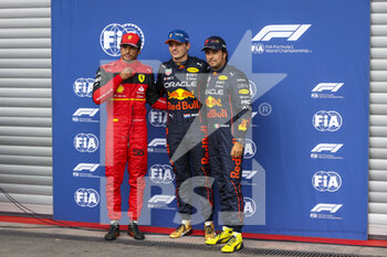 2022-08-27 - SAINZ Carlos (spa), Scuderia Ferrari F1-75, VERSTAPPEN Max (ned), Red Bull Racing RB18, PEREZ Sergio (mex), Red Bull Racing RB18, portrait during the Formula 1 Rolex Belgian Grand Prix 2022, 14th round of the 2022 FIA Formula One World Championship from August 26 to 28, 2022 on the Circuit de Spa-Francorchamps, in Francorchamps, Belgium - F1 - BELGIAN GRAND PRIX 2022 - FORMULA 1 - MOTORS