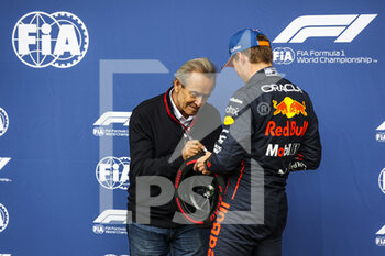 2022-08-27 - ICKX Jacky (bel), VERSTAPPEN Max (ned), Red Bull Racing RB18, portrait during the Formula 1 Rolex Belgian Grand Prix 2022, 14th round of the 2022 FIA Formula One World Championship from August 26 to 28, 2022 on the Circuit de Spa-Francorchamps, in Francorchamps, Belgium - F1 - BELGIAN GRAND PRIX 2022 - FORMULA 1 - MOTORS